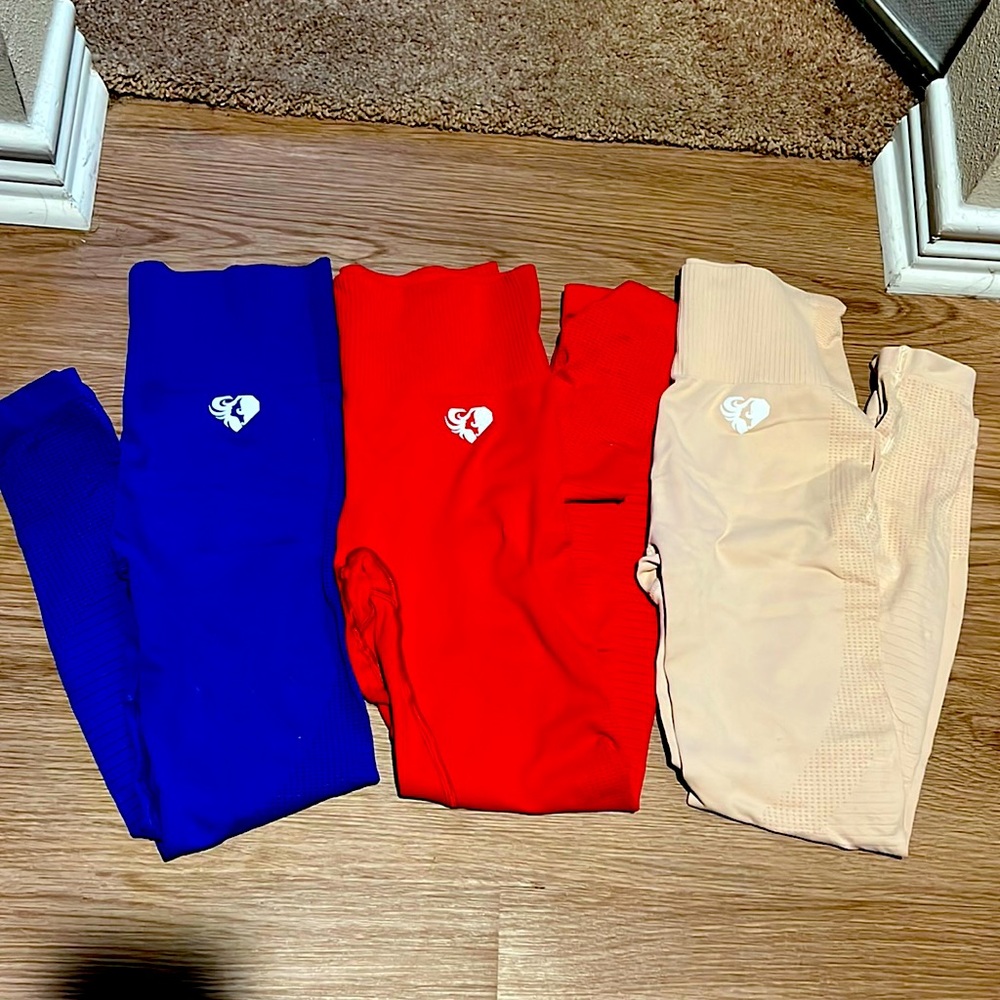 Womens Best leggings size M.